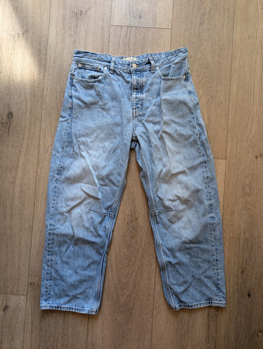 Madewell The Darted Barrel-Leg Jean in Light Indigo Wash Size 28